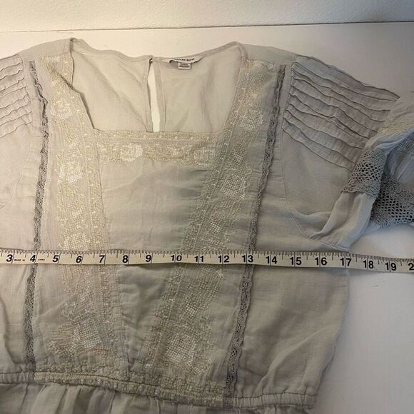 American Eagle Cross Stitch Cropped Flutter Sleeve Blouse Size Medium - Picture 11 of 11